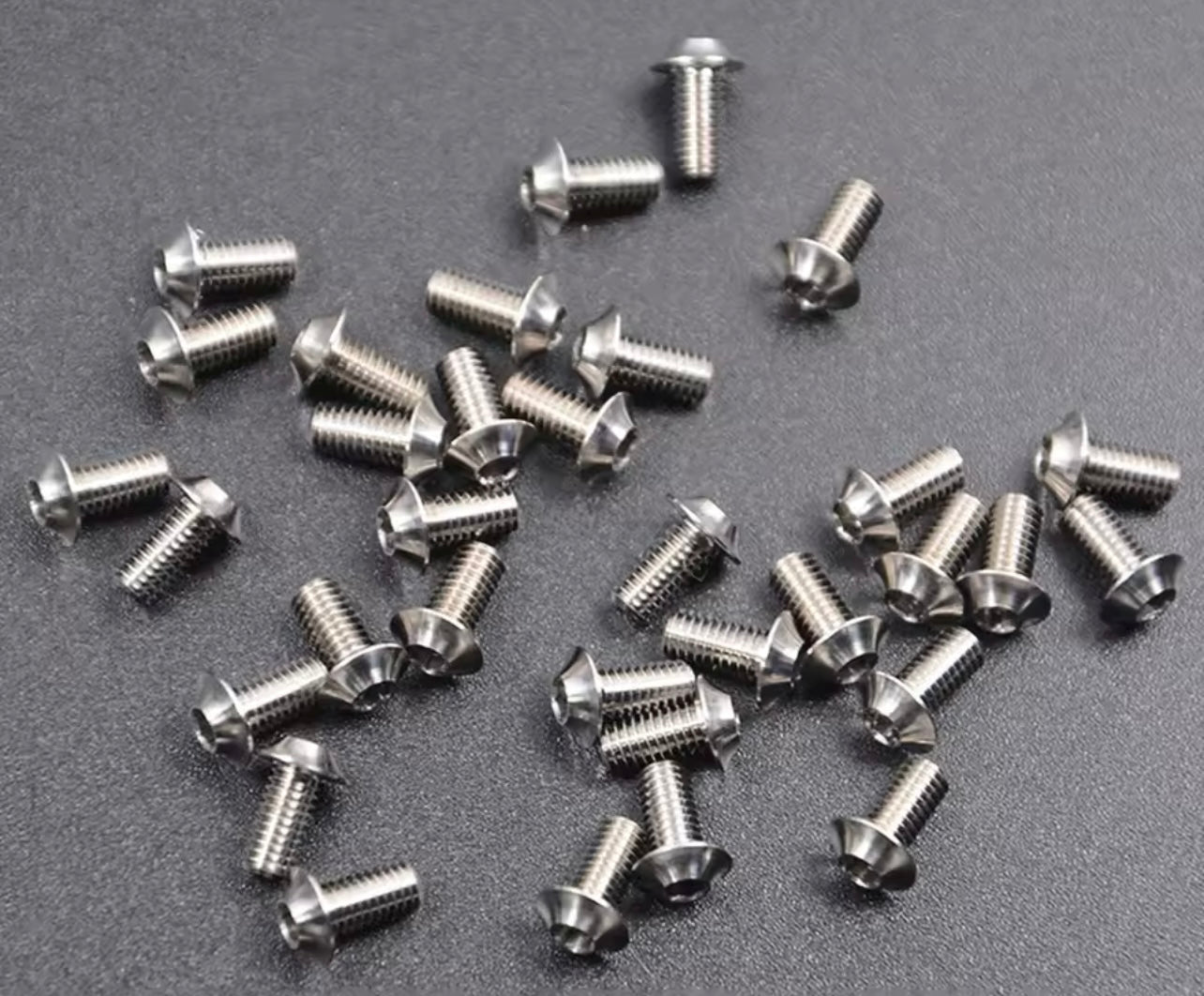 TITANIUM GR5 UFO M3 SCREWS (8)
