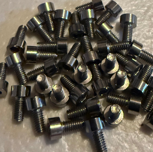 M2.5 Socket Head Titanium pk10